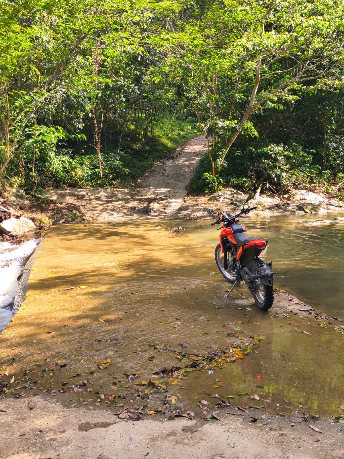 Outdoor motor river